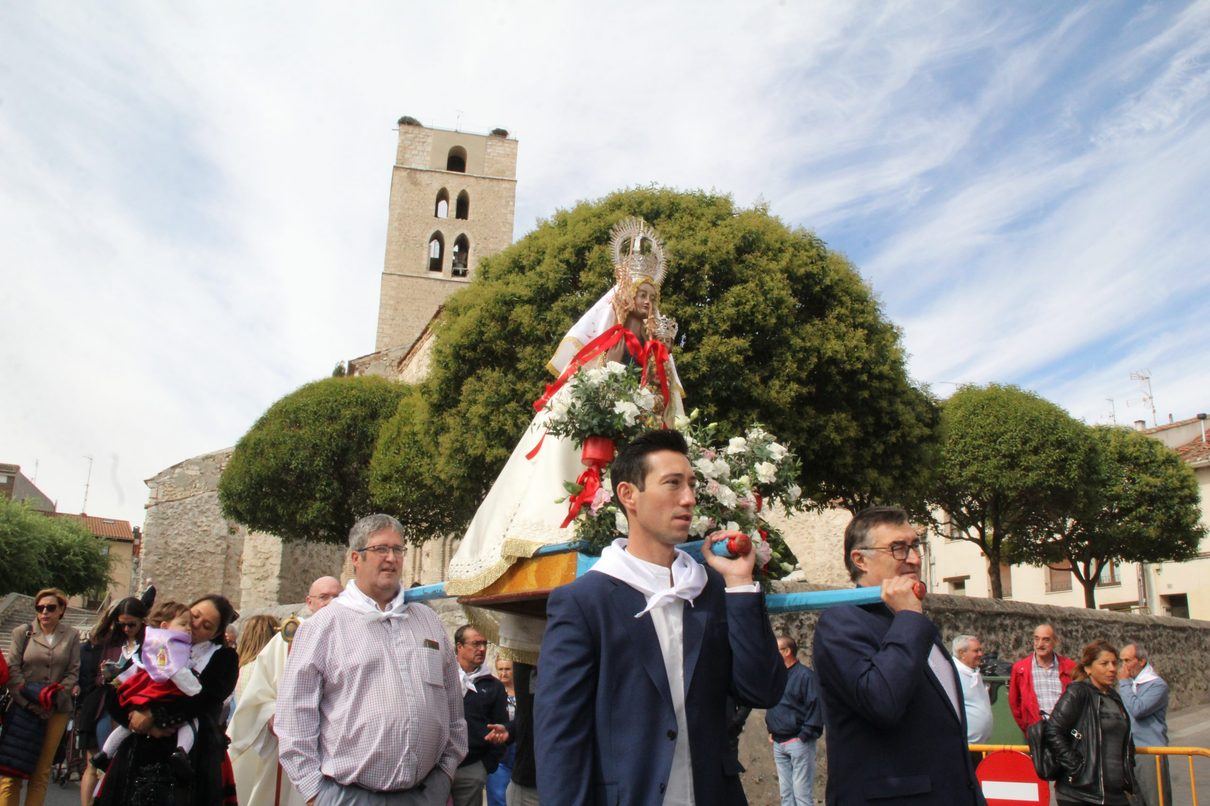 El barrio de El Salvador se viste de fiesta para honrar al Henarillo y a la Virgen de la Palma