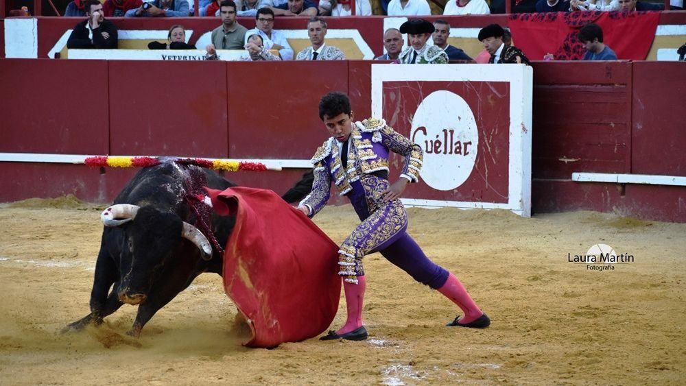 Fuentepelayo se viste de fiesta grande con toros y música en honor a San Miguel