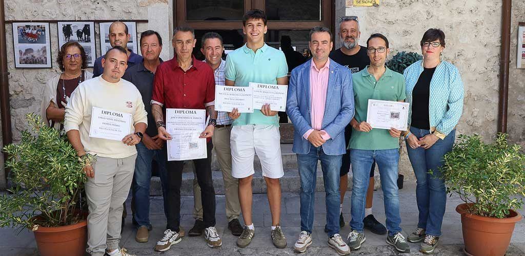 El patio del Ayuntamiento de Cuéllar viste de fiesta para premiar las mejores miradas al encierro y la tradición