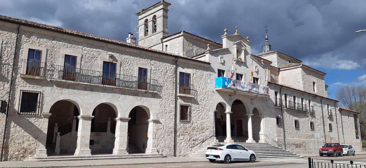 La devoción hecha música: Cuéllar rinde homenaje a la Virgen del Henar con un emotivo canto popular