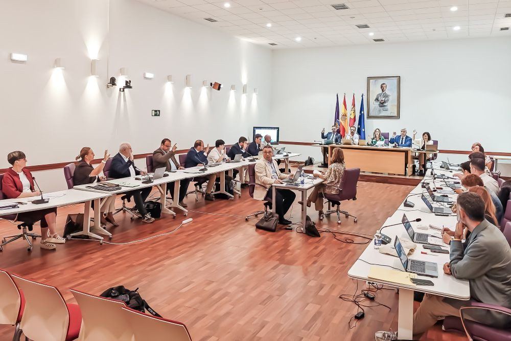 El Ayuntamiento de Guadalajara abre la puerta a convertir locales vacíos en viviendas para aliviar la presión del mercado res