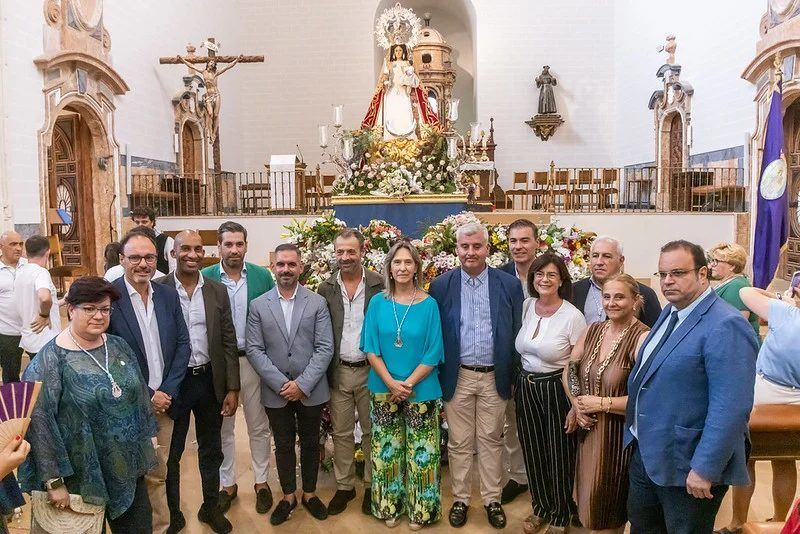 Cientos de guadalajareños visten de flores el templo de San Francisco para honrar a su patrona