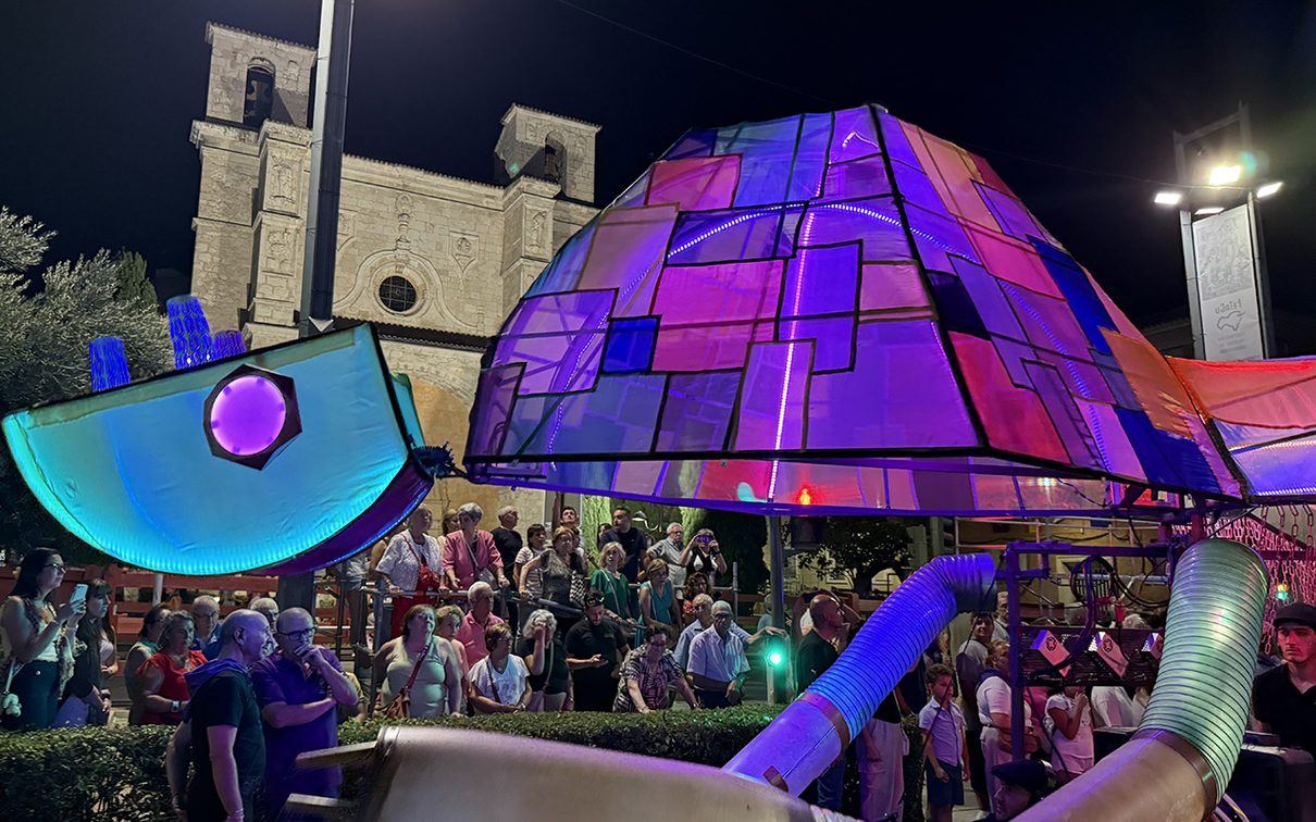 Arte, música y espectáculo toman las calles de Guadalajara en el gran desfile inaugural de las Ferias 2026