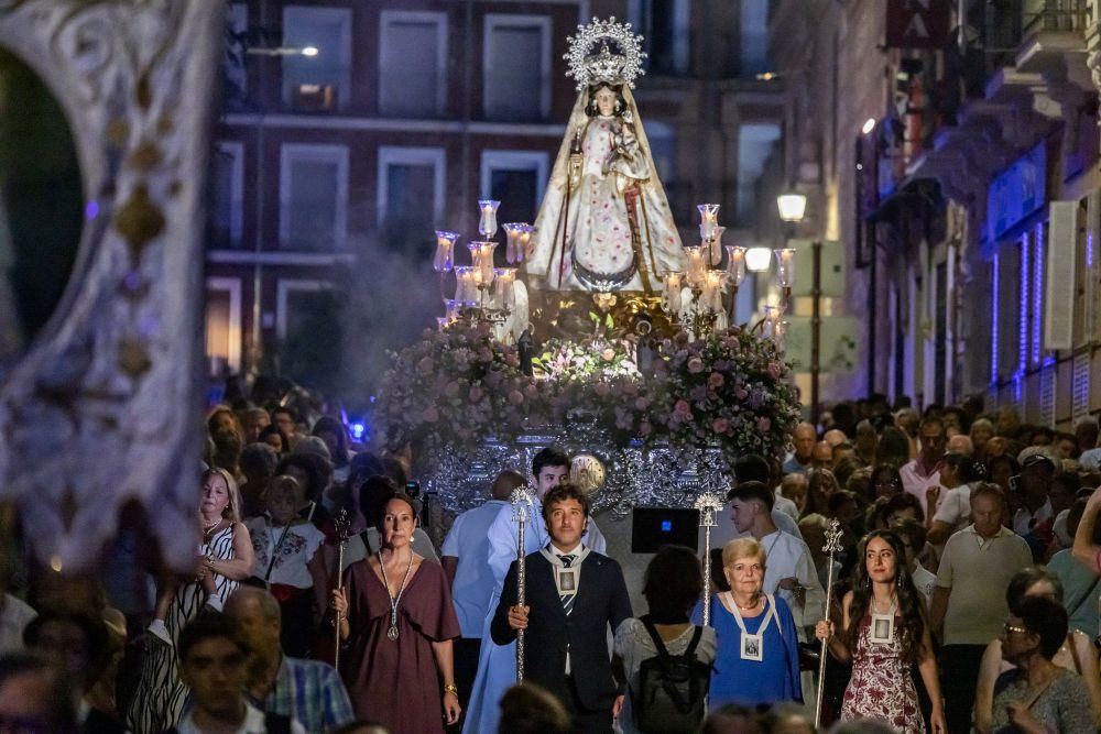Guadalajara sale a la calle para acompañar a su Patrona en el inicio de las fiestas de la Virgen de la Antigua