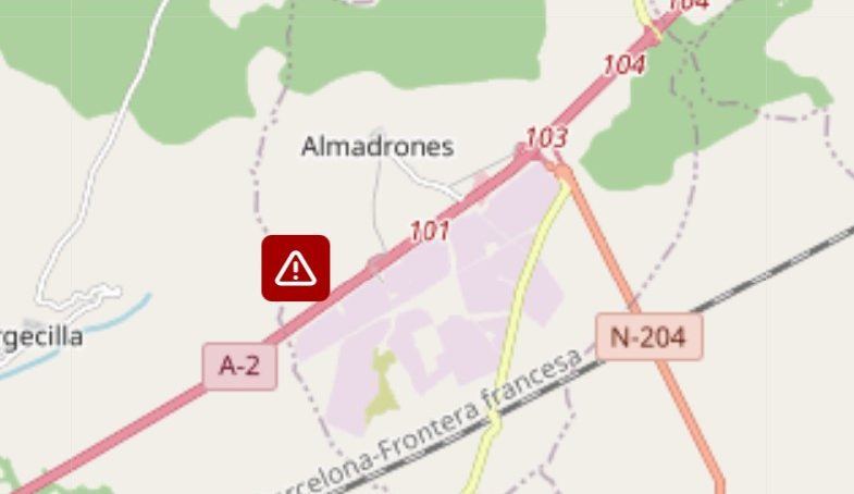 Un joven de 37 años pierde la vida en un choque entre camiones en la A-2 a su paso por Almadrones