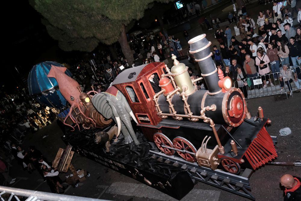 Azuqueca vive hoy su gran cita del año con la 49 edición del Desfile de Carrozas, declarado Fiesta de Interés Turístico Regio