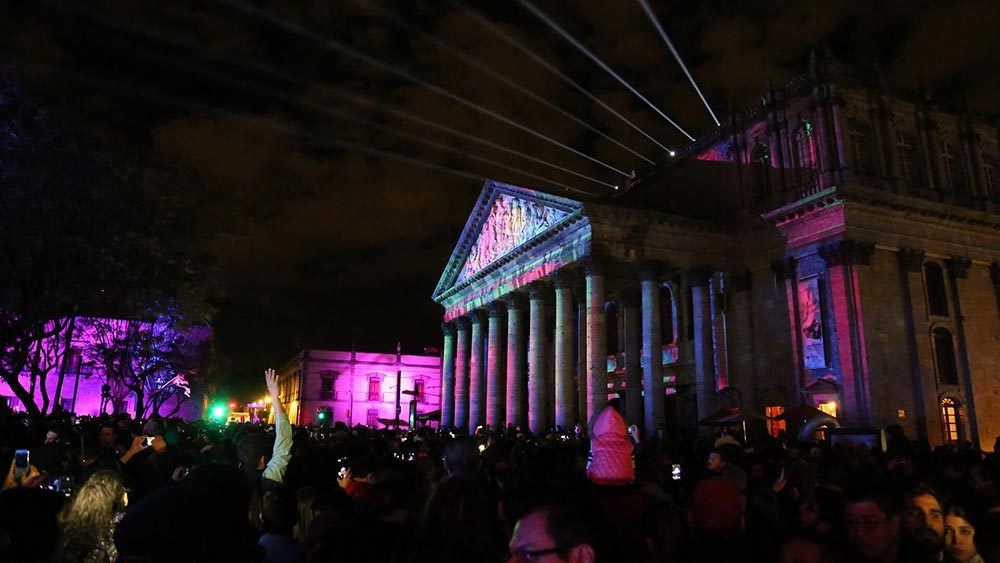 El desfile de Ferias de Guadalajara convierte las calles en un gran escenario de las artes