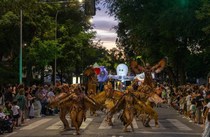 El desfile de las Ferias de Guadalajara convierte las calles en un gran escenario de las artes