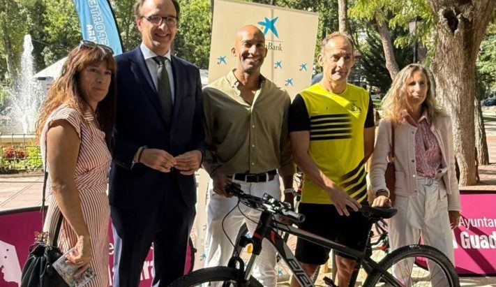 Guadalajara toma las calles en bicicleta con récord de participación en la cita deportiva más familiar de las fiestas