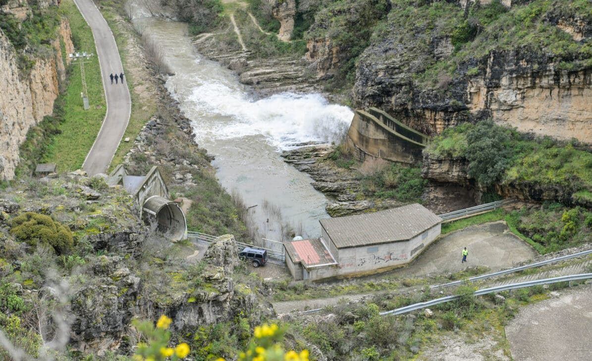 El PSOE acusa al PP de entregar el agua del Sorbe a Madrid mientras Guadalajara queda sin voz