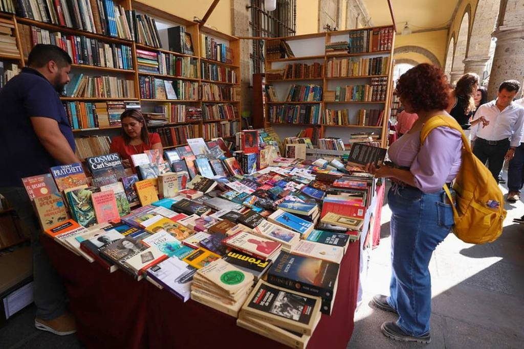 El Casar abre este jueves su quinta Feria del Libro en la calle Mayor