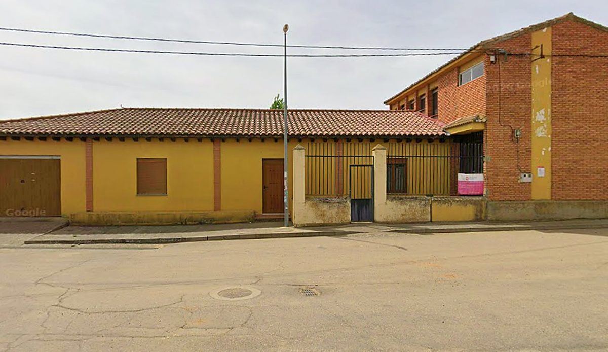 San Adrián del Valle rescata su vieja escuela para devolverla a la vida del pueblo