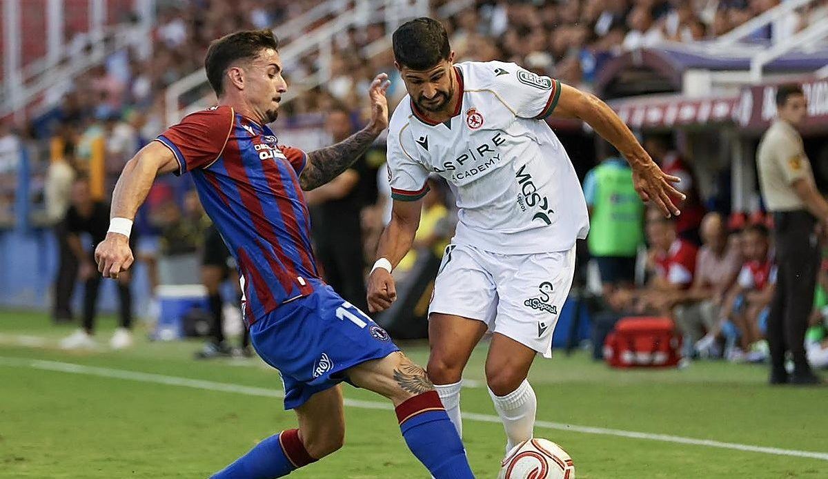 Un error de Cordero en el minuto 97 regala a la Cultural su primera victoria a domicilio
