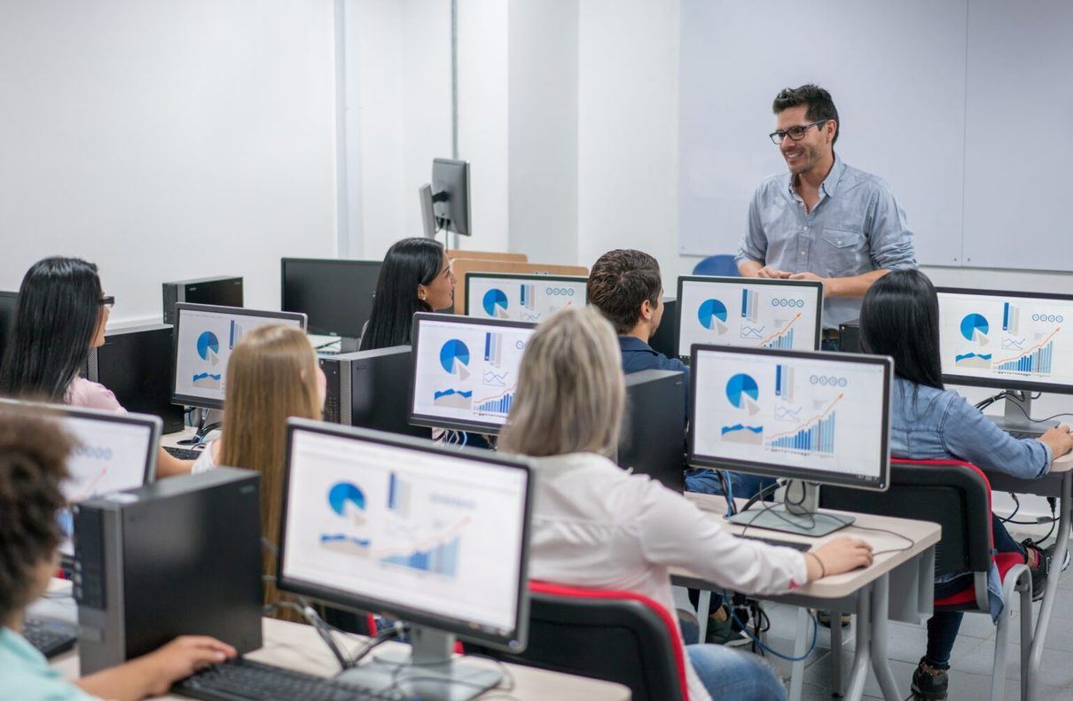 León lanza un programa gratuito desde octubre para ayudar a parados a encontrar trabajo con herramientas digitales y apoyo pe