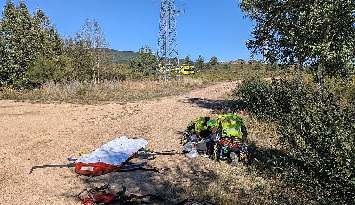 Un día de infarto para los equipos de rescate de León: helicópteros, escaladores y una cadena de accidentes sin tregua