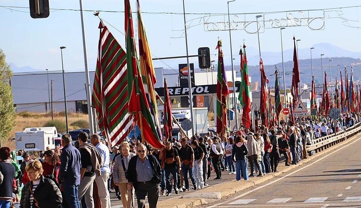 La guerra del traje divide a más de 70 pueblos leoneses a días del desfile de pendones de San Froilán