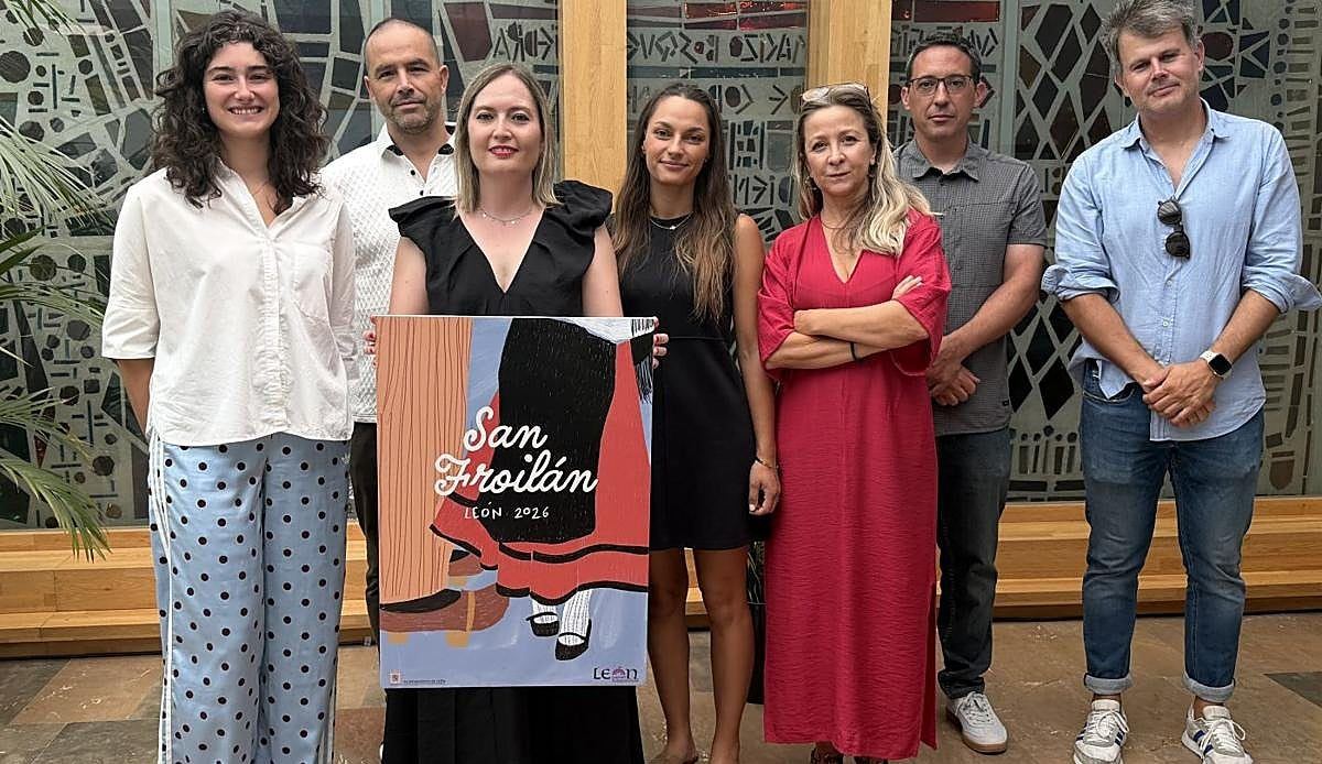 Una leonesa de 24 años captura el alma de San Froilán en un cartel que une a abuelo y nieta