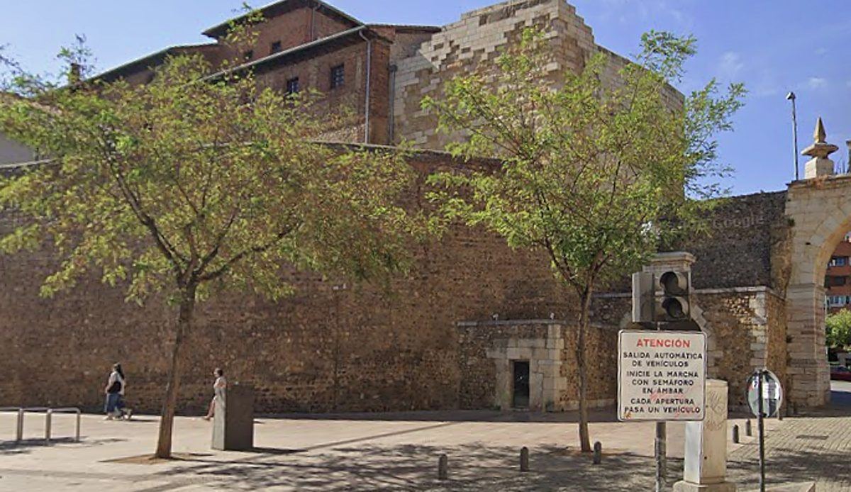 Mil quinientos vehículos colaron sin permiso en Santa Marina en 2025 mientras los vecinos claman por más control