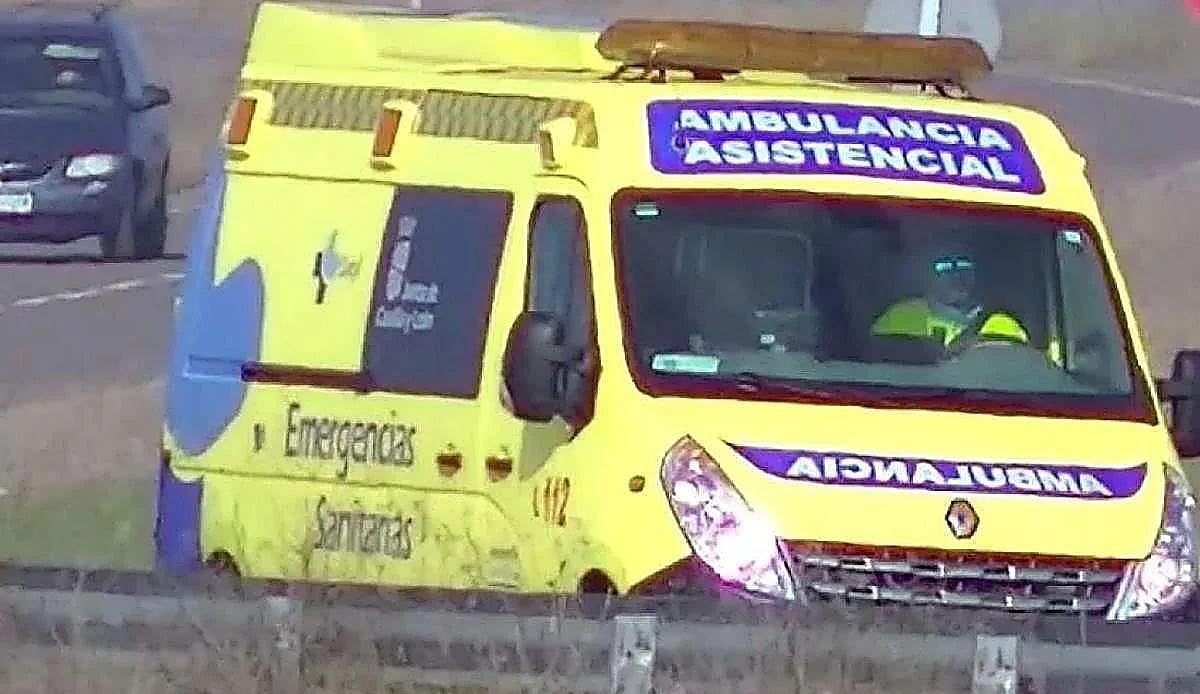 Un hombre de unos 40 años resulta herido al volcar su coche en la autopista AP-66 a la altura de Sena de Luna
