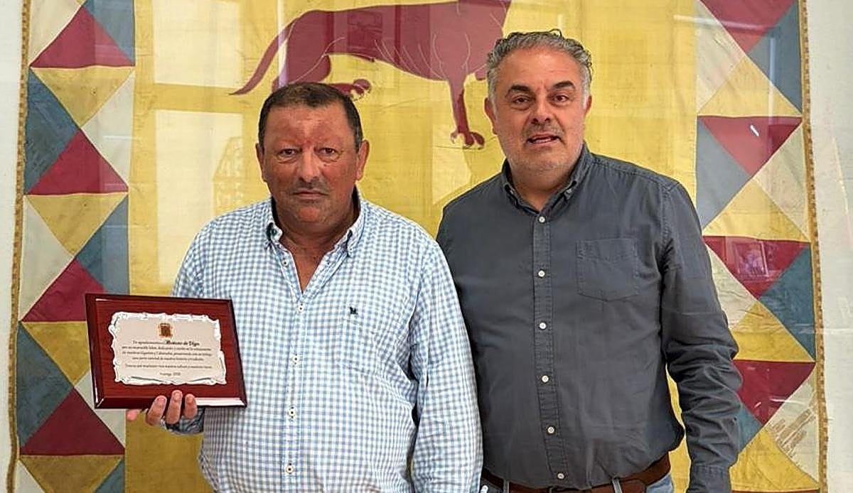 Astorga reconoce al artista que devolvió la vida a sus Gigantes y Cabezudos para las fiestas