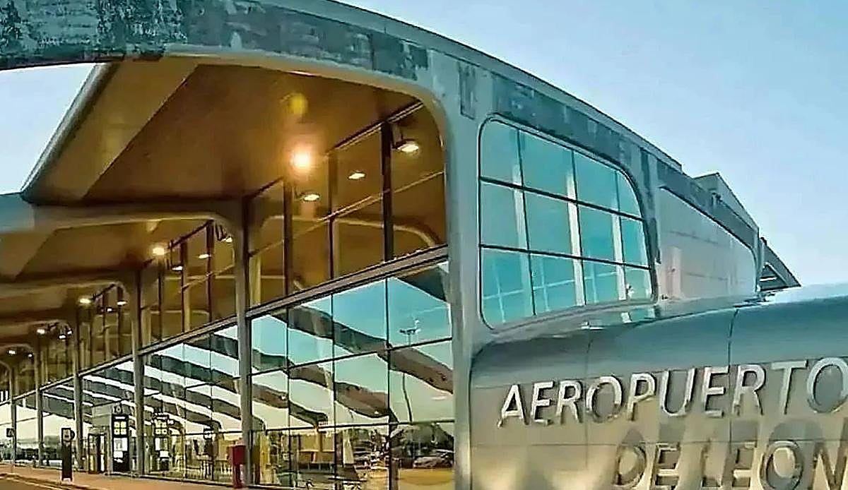 El aeropuerto de León recibirá 16,3 millones de euros en los próximos cinco años para modernizar sus instalaciones