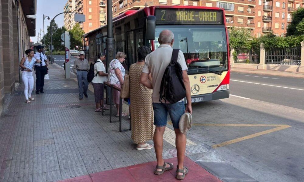 Logroño estrena su app de autobús: billetes en el móvil, tiempo real y adiós a las colas en las paradas
