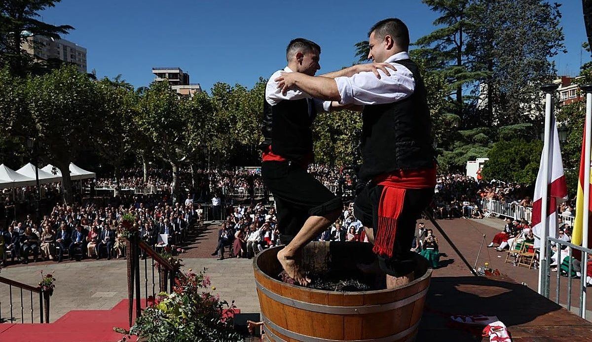 El Pisado de la Uva vuelve al Espolón para el acto central de las fiestas de San Mateo