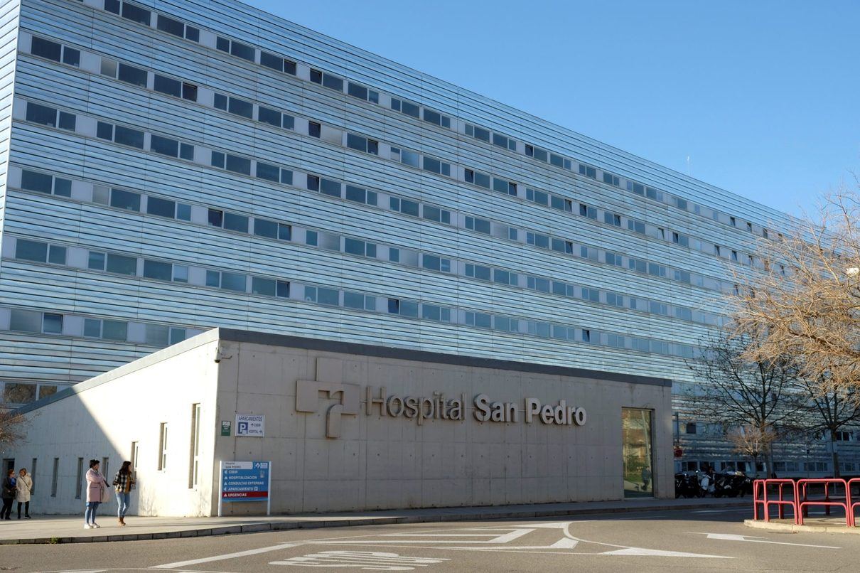 El servicio de oftalmología del Hospital San Pedro exige medidas urgentes ante el colapso de las listas de espera