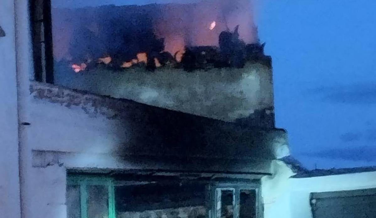 El fuego devora una hectárea de almendros en Rincón de Soto en plena noche
