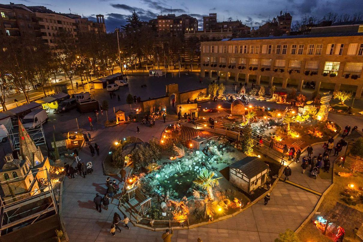 Efecto Pasillo regresa a San Mateo doce años después para convertir la plaza del Ayuntamiento en una fiesta canaria