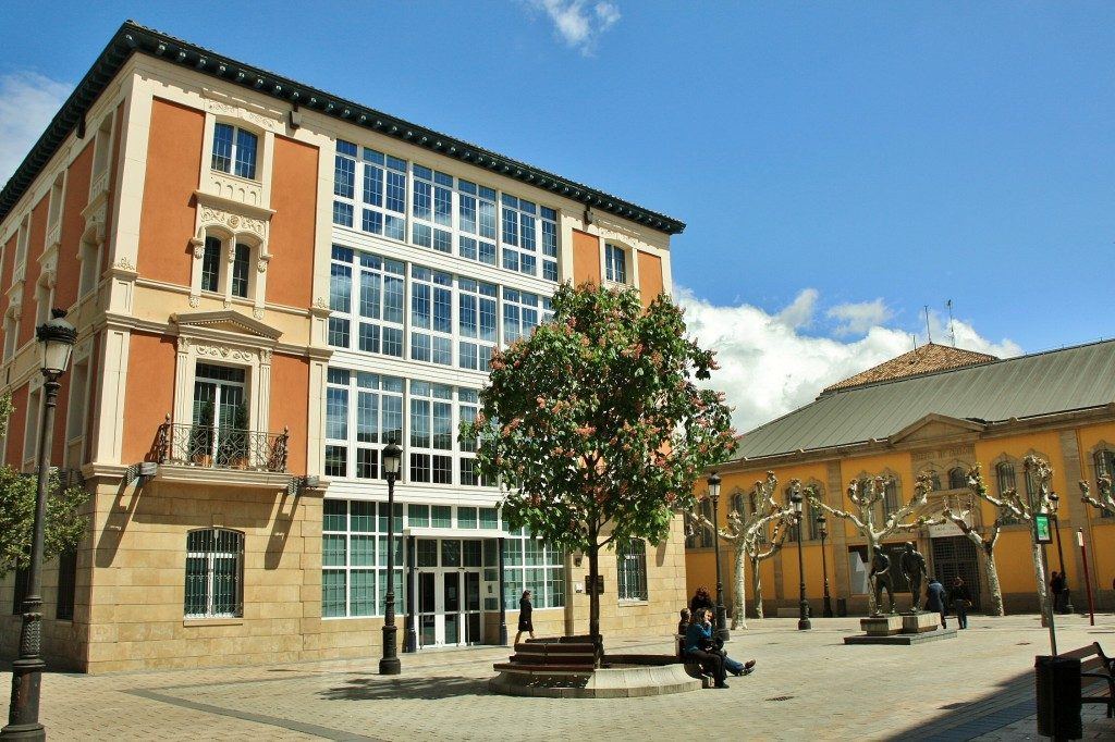 La burocracia ahoga a los riojanos: años de espera para homologar títulos y conseguir la nacionalidad