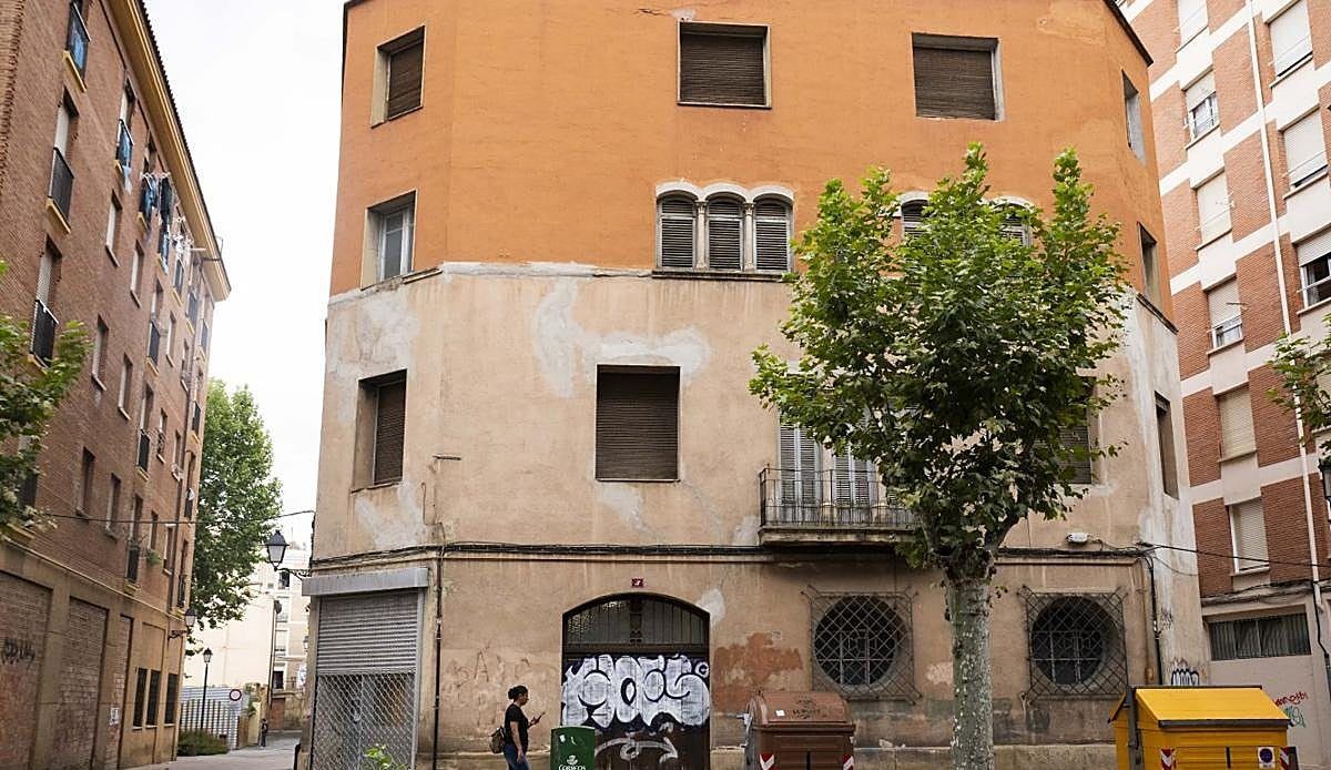 La Iglesia riojana derriba un edificio histórico en La Villanueva para levantar uno nuevo junto a una promotora privada