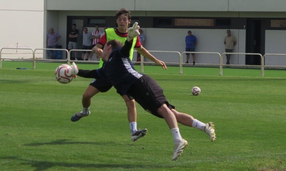 Latif se queda en el primer equipo de la UD Logroñés mientras Larrea y Chinedu tendrán doble vida entre Primera y Segunda Fed