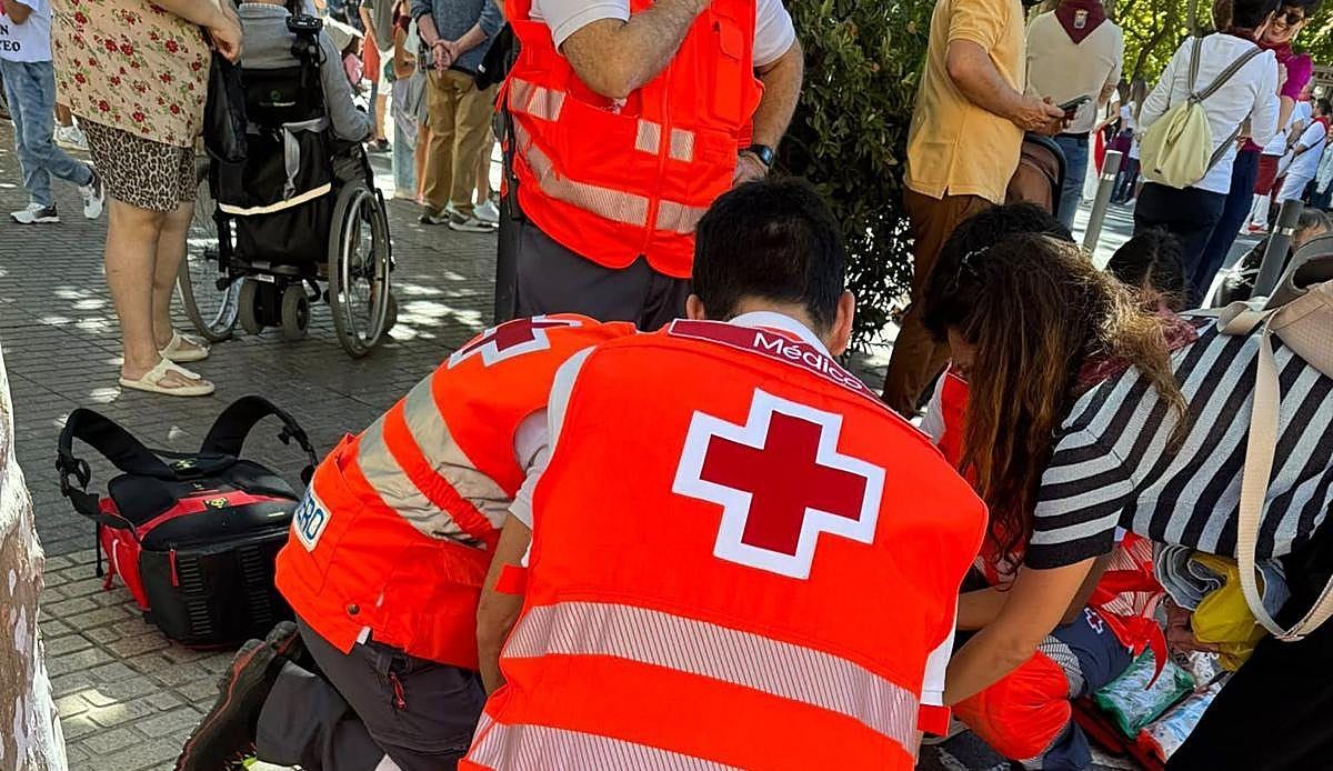 Cruz Roja atendió a 26 personas el domingo en San Mateo y trasladó a una al Hospital San Pedro tras el concierto de Efecto Pa