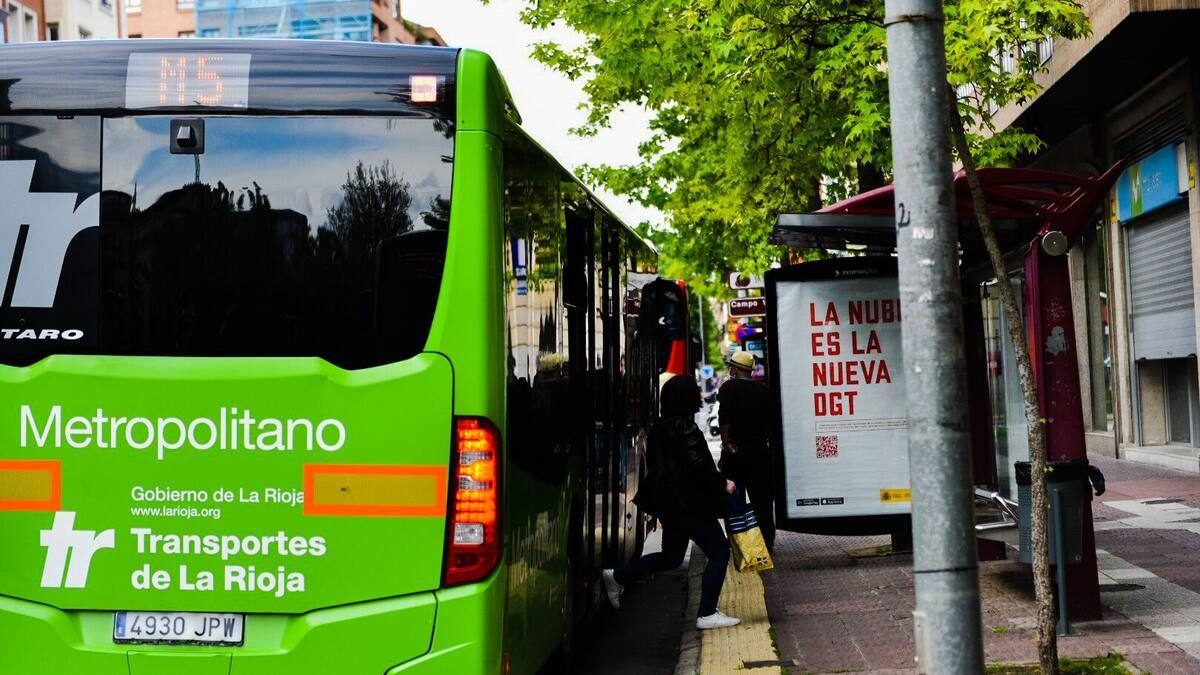 Estudiantes de Navarrete se quedan sin autobús para ir al instituto porque el Metropolitano viaja lleno