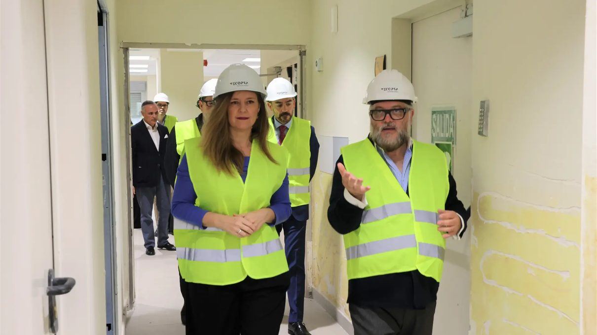 Abuelos y niños, vecinos de barrio: Madrid construirá residencias de mayores con escuelas infantiles en Usera y Villaverde