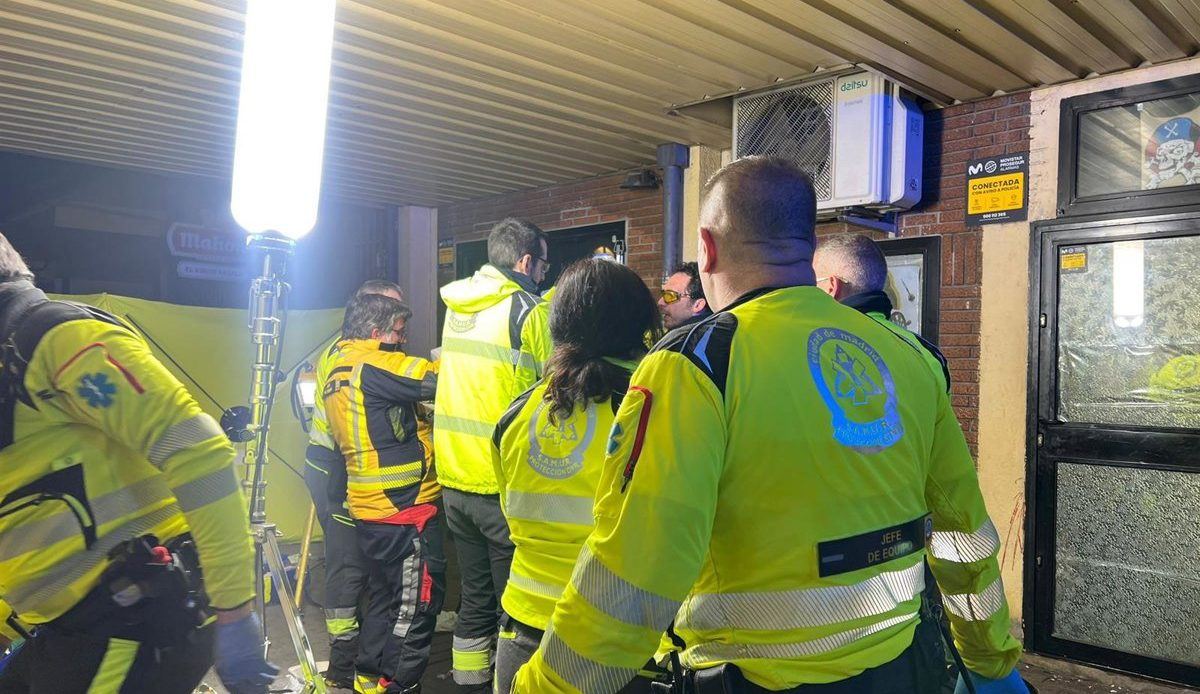 Dos cuchilladas en el costado dejan a un joven de 20 años en estado grave en San Blas