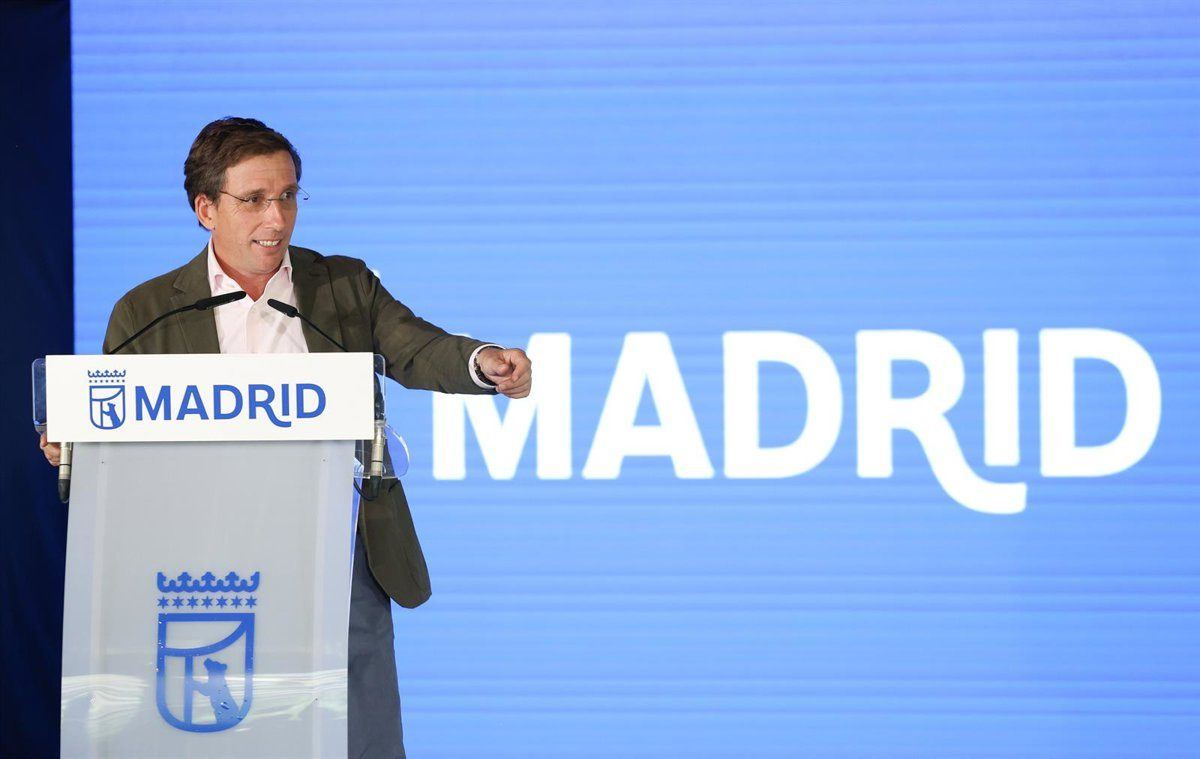 Almeida fija su objetivo para 2027: mayoría absoluta o nada