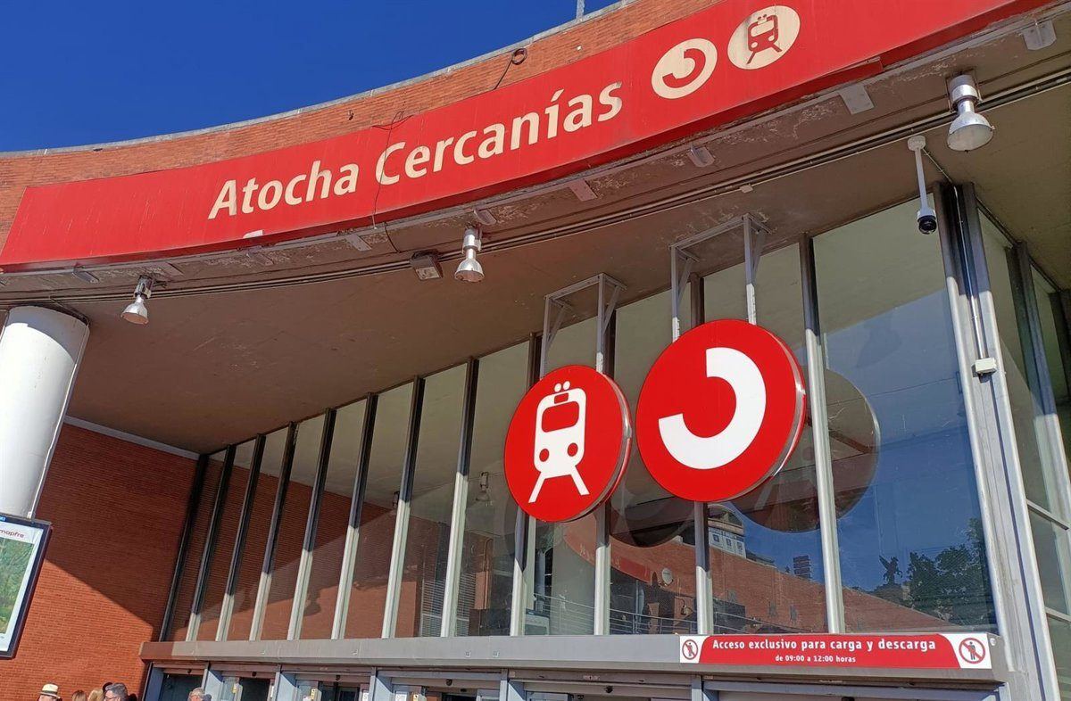 Un enganchón de pantógrafo deja sin tren a miles de madrileños durante horas en plena hora punta