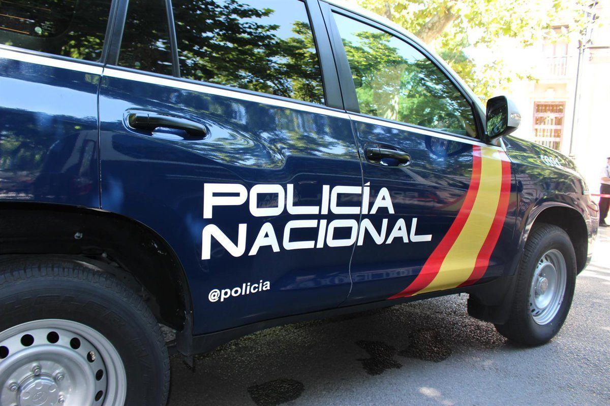 Vallecas recupera la calle: la Policía Nacional refuerza su presencia en el bulevar Peña Gorbea tras el hartazgo vecinal