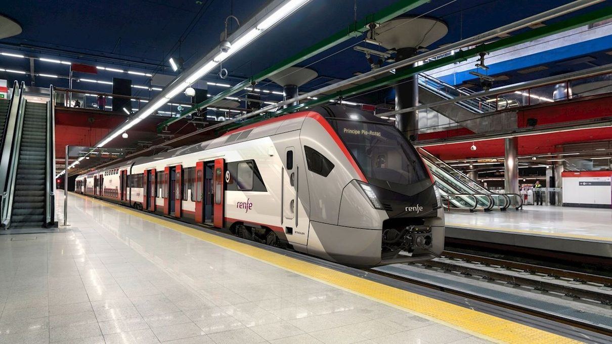 Madrid ya tiene los trenes más grandes de la red Renfe: doble piso, 200 metros y casi 2.000 viajeros a bordo