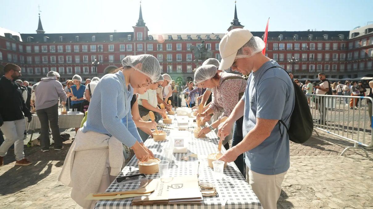 La Plaza Mayor recupera su alma panadera este sábado con un taller gratuito para aprender a hacer pan desde cero