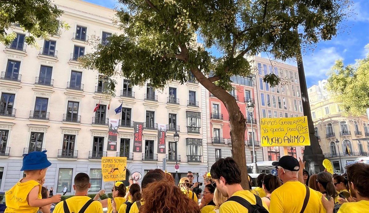 La educación pública madrileña va a la huelga: docentes y familias se unen para exigir menos alumnos por aula y sueldos más d