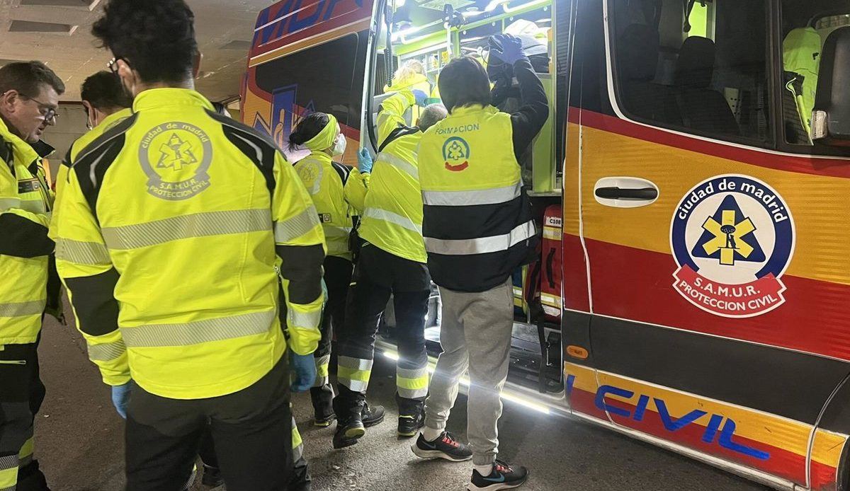 Un hombre recibe cinco puñaladas en Carabanchel y es trasladado en estado grave al hospital