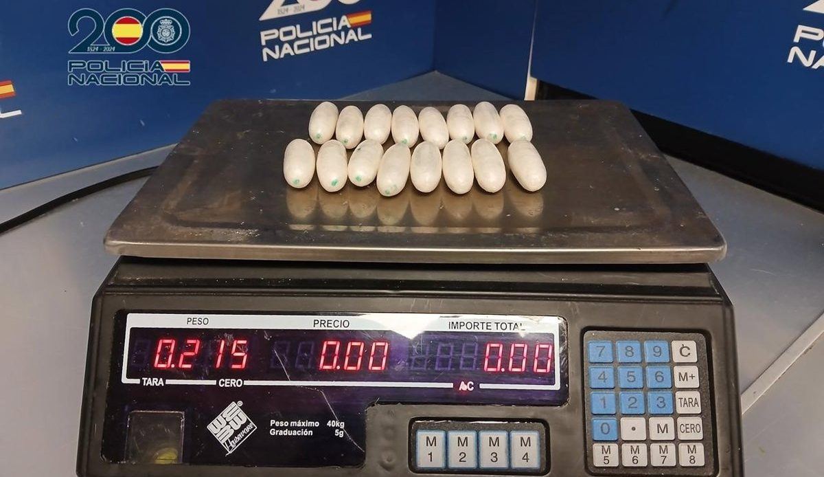 La Policía Nacional sorprende en Barajas a una gestante que ocultaba 69 cápsulas de cocaína en el interior de su cuerpo
