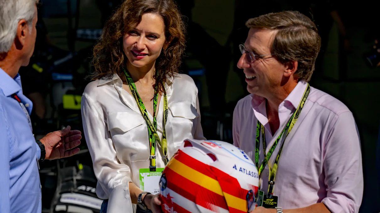 Ayuso y Almeida acusan al Gobierno de despreciar a Madrid tras no enviar ni un ministro al primer Gran Premio de Fórmula 1