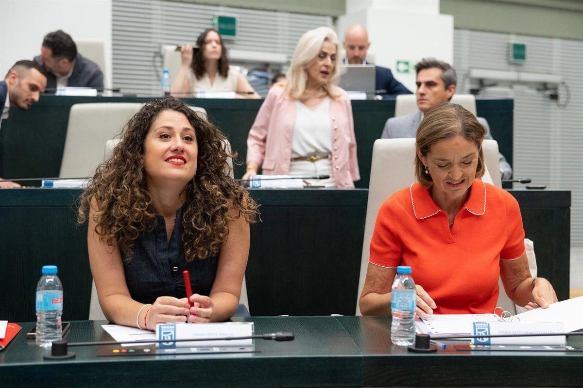Maroto tiende la mano a Enma López tras apartarla de la dirección del grupo socialista en Cibeles