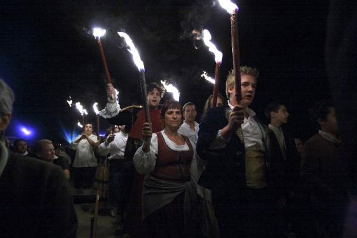 Aranjuez vuelve a 1808: más de 170 vecinos recrean el motín que derrocó a Godoy y cambió España para siempre