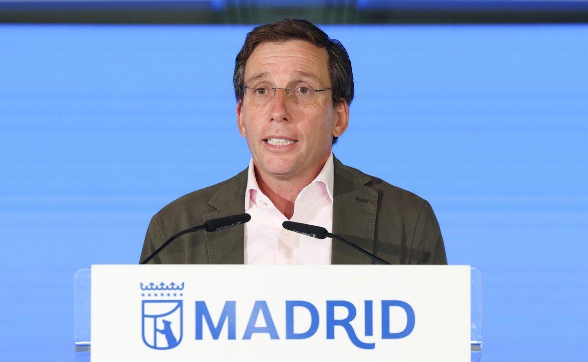 Almeida llama a los madrileños a llenar Cibeles esta noche pese a la polémica con la Delegación del Gobierno