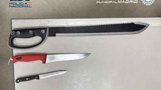 Un machete de 45 centímetros y dos cuchillos: cuatro detenidos en Tetuán tras una bronca en un autobús que venía de Benidorm